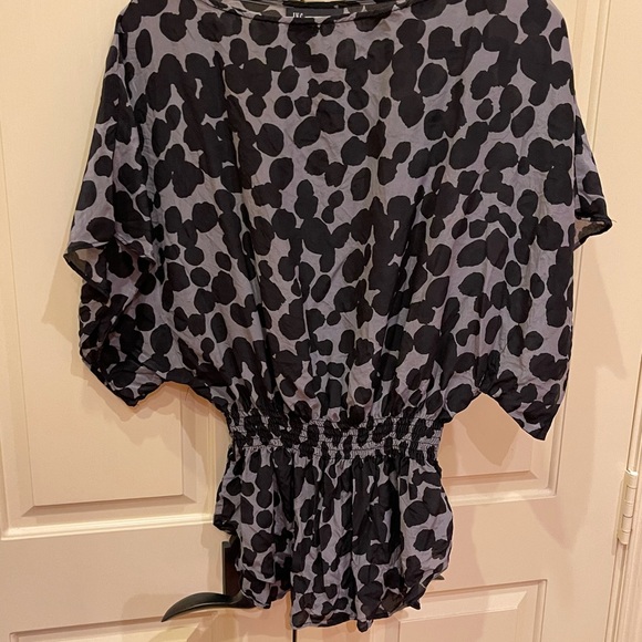 INC size 8 Ladies Sexy Print Blouse - Picture 4 of 5